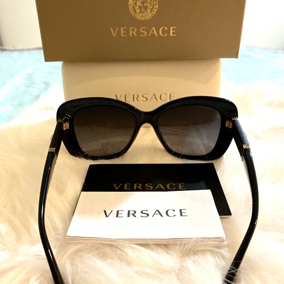 Authentic Versace Polarized Sunglasses - Picture 7 of 8